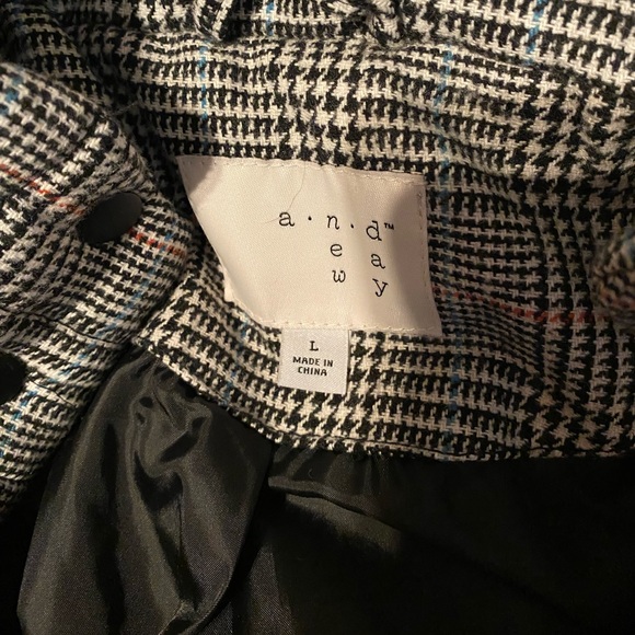A New Day Plaid Puffer Jacket - Picture 4 of 5
